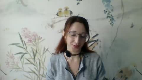 Kira online show from November 2025 10:04:02 AM