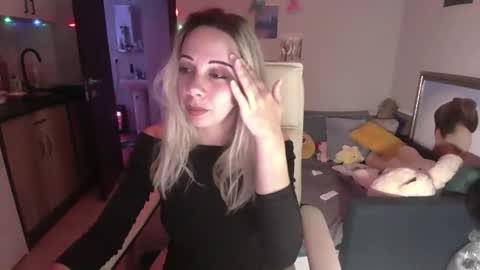 lady_smile69 online show from October 2025 07:03:01 PM