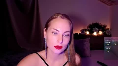 LadyAdele online show from December 2024 04:09:02 PM