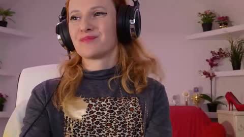 Sima Ladybigsmile online show from September 2025 06:32:02 PM