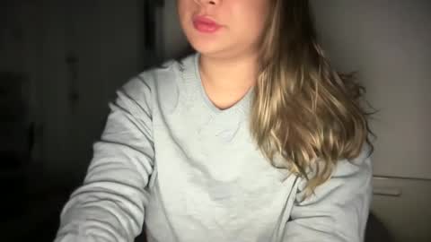 Snapshot of ladybird21 chatting on December 2024 05:48:02 PM Aria online show from December 2024 05:48:02 PM