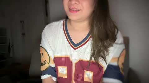 Snapshot of ladybird21 chatting on December 2024 06:11:02 AM Aria online show from December 2024 06:11:02 AM