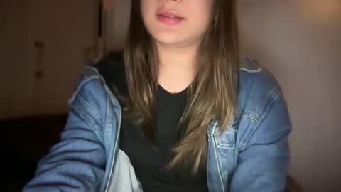 Snapshot of ladybird21 chatting on March 2025 09:22:01 AM Aria online show from March 2025 09:22:01 AM