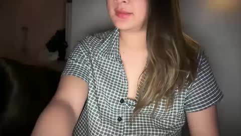 Snapshot of ladybird21 chatting on March 2025 03:29:02 PM Aria online show from March 2025 03:29:02 PM