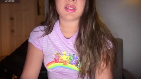 Snapshot of ladybird21 chatting on November 2025 12:38:02 PM Aria online show from November 2025 12:38:02 PM