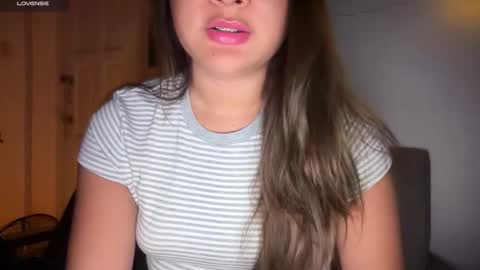 Snapshot of ladybird21 chatting on December 2025 07:02:02 AM Aria online show from December 2025 07:02:02 AM