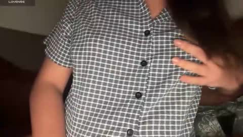 Snapshot of ladybird21 chatting on December 2025 04:50:02 AM Aria online show from December 2025 04:50:02 AM