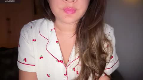 Snapshot of ladybird21 chatting on February 2026 02:37:02 PM Aria online show from February 2026 02:37:02 PM