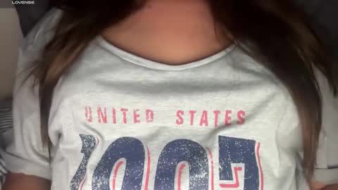 Snapshot of ladybird21 chatting on February 2026 02:43:01 AM Aria online show from February 2026 02:43:01 AM