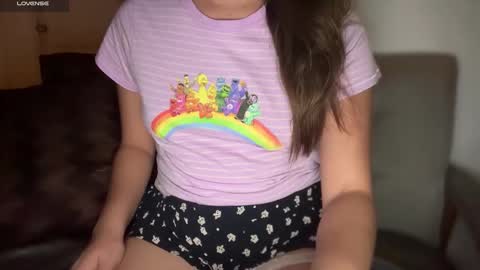 Snapshot of ladybird21 chatting on February 2026 12:54:01 AM Aria online show from February 2026 12:54:01 AM