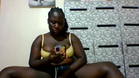 lindah32 online show from December 2024 12:13:01 AM