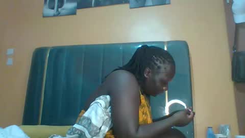 lindah32 online show from February 2026 06:01:02 PM