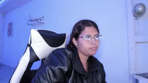  Lady  online show from September 2025 02:33:01 AM