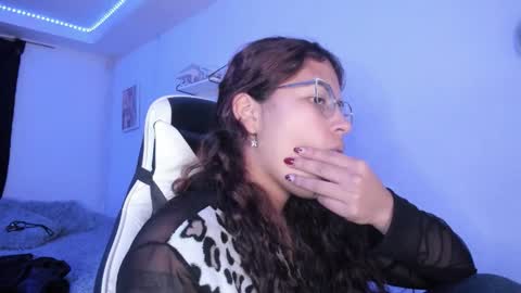  Lady  online show from November 2025 03:53:02 AM