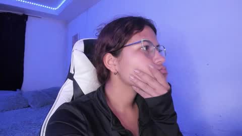  Lady  online show from November 2025 05:07:01 AM