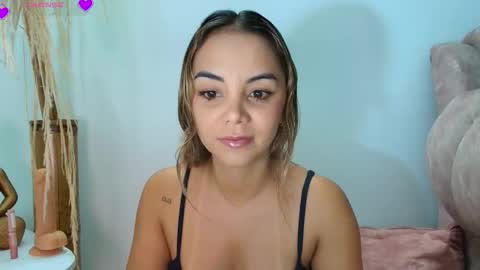 Hello im lady nice to meet you  online show from November 2025 06:32:01 PM