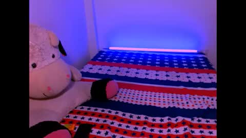 laura online show from November 2025 02:23:02 AM