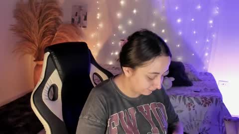 Lady  online show from May 2026 01:45:01 AM