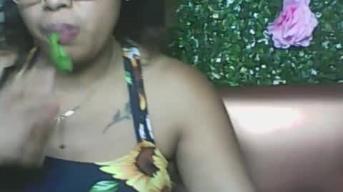 LadyXSnakes online show from December 2025 12:03:02 PM