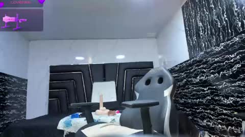 Snapshot of ladyy_scarlett chatting on April 2026 02:48:01 AM Ladyy Scarlett online show from April 2026 02:48:01 AM