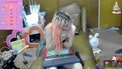 Skinnygirl online show from October 2025 01:38:01 AM