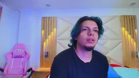 laia_and_damian online show from October 2025 07:45:01 PM