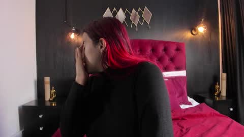 Laia  online show from November 2025 12:18:01 PM