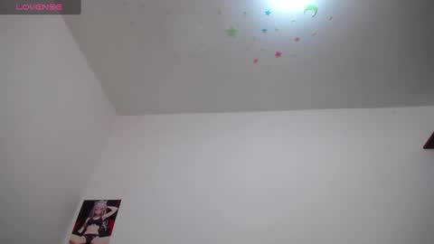 Leila Laly online show from February 2025 02:47:02 PM