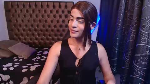 Camila online show from April 2026 09:49:02 PM