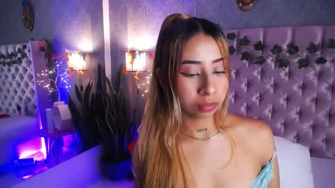 Laila Stilwills online show from November 2025 12:43:02 AM