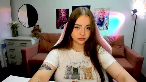 Kira online show from September 2025 07:25:02 PM