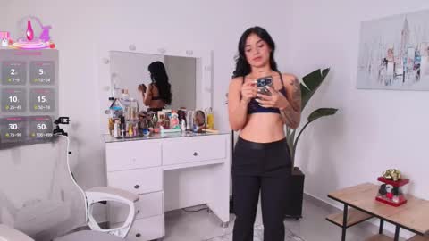 Laira online show from February 2026 10:27:02 PM