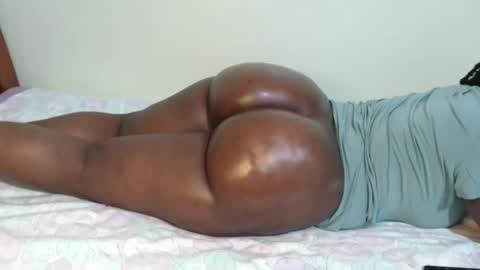 Snapshot of lakeeza chatting on February 2025 07:36:02 AM ANNIE online show from February 2025 07:36:02 AM