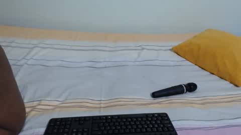 Snapshot of lakeeza chatting on September 2025 11:37:02 AM ANNIE online show from September 2025 11:37:02 AM