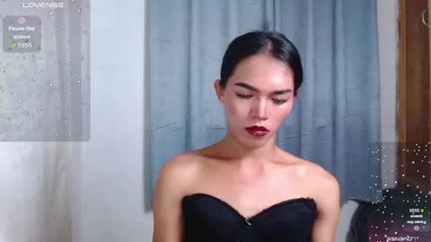 Snapshot of lala_moves chatting on June 2026 05:28:02 AM Joxie online show from June 2026 05:28:02 AM