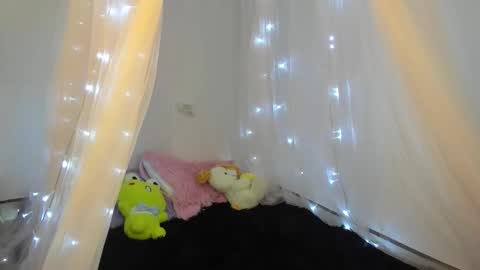 lalau online show from October 2025 12:24:02 AM