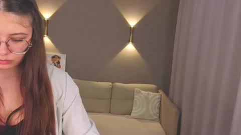 Lilium like a flower online show from November 2025 05:06:02 PM