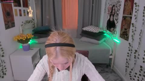 Laly online show from February 2025 03:47:01 PM