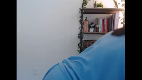 Nikki LaMarr online show from October 2025 06:20:01 PM