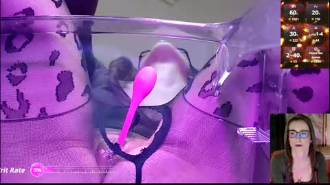 Snapshot of lana6 chatting on November 2025 11:10:02 AM Lana online show from November 2025 11:10:02 AM