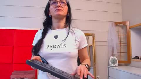 LanaBanner online show from April 2026 04:34:01 AM