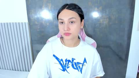 Lana online show from November 2025 07:48:02 PM