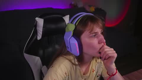 Kay online show from September 2025 10:43:01 PM