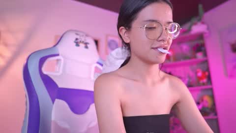 Lana online show from November 2025 02:21:01 AM