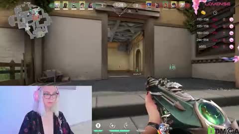 Lana online show from October 2025 12:15:02 PM