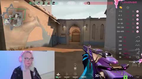 Lana online show from October 2025 12:04:01 PM