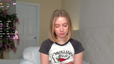 Snapshot of lana_moreno chatting on January 2025 10:04:01 PM Lana online show from January 2025 10:04:01 PM