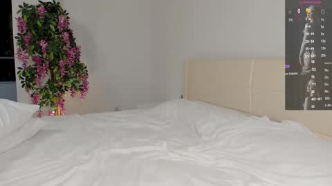 Snapshot of lana_moreno chatting on September 2025 07:13:01 PM Lana online show from September 2025 07:13:01 PM