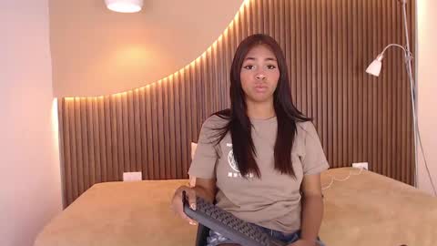 katiuska online show from February 2025 08:52:02 PM