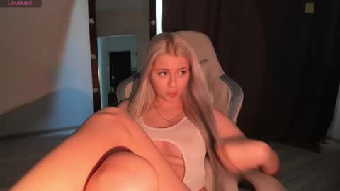 Snapshot of lana_younes chatting on September 2025 10:14:01 AM Lana online show from September 2025 10:14:01 AM